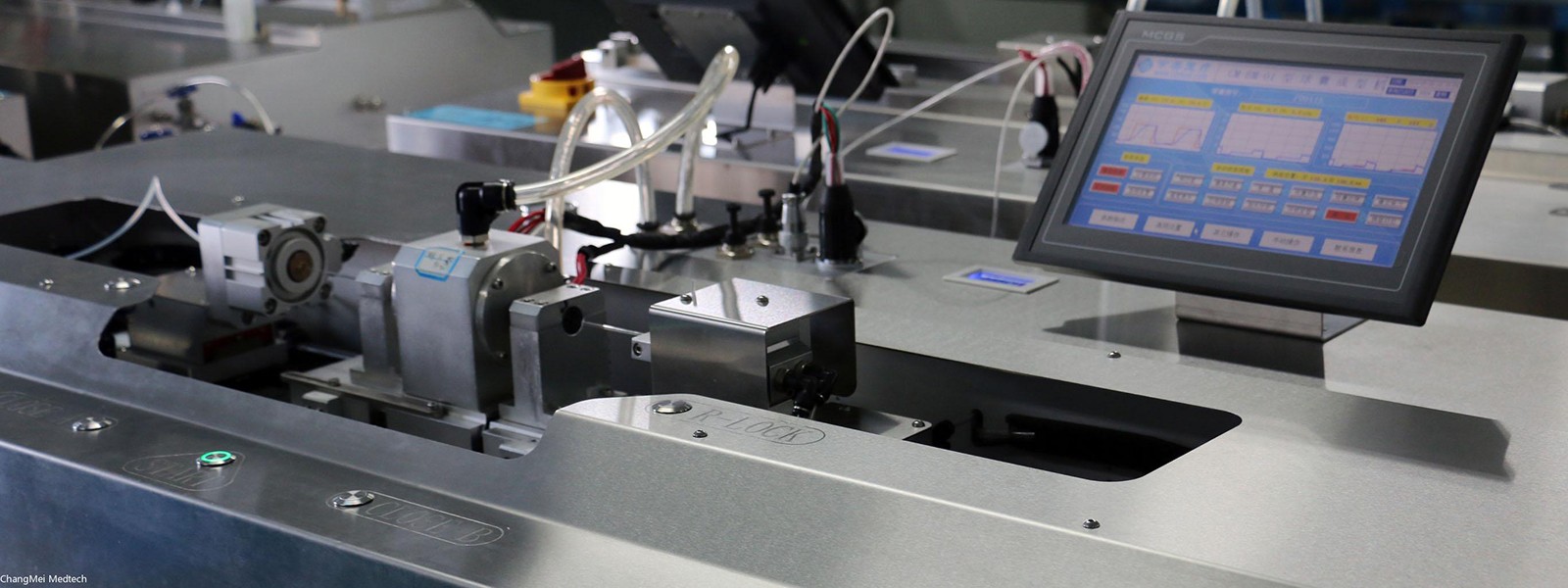 江蘇常美自主研發(fā)的全套球囊成型設(shè)備，可滿(mǎn)足從管材到球囊成品的所有需求..

 
View More
